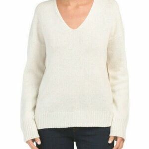 Theory Women's V-Neck Cashmere Cream Sweater